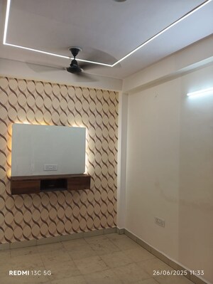 Room in 1 BHK Apartment at Vaishali Sector 4 – for Sale