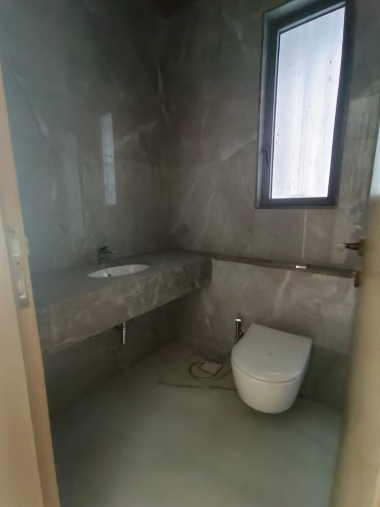 Bathroom, hubtown-25-south 3 Bedroom 1465 Sq.Ft. Apartment In Prabhadevi Mumbai 9223851