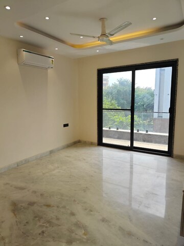 Room in 3 BHK Apartment at Shapoorji Pallonji Joyville Phase 2, Sector 102 – for Rent