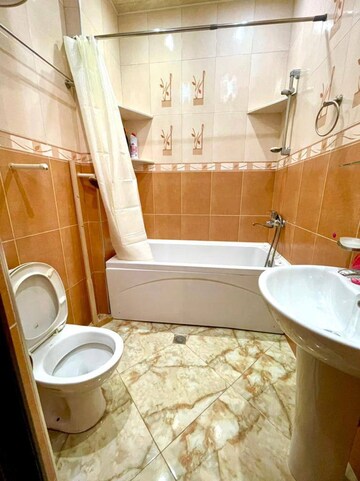 Bathroom in 3 BHK Apartment at Candeur Signature, Varthur – for Rent