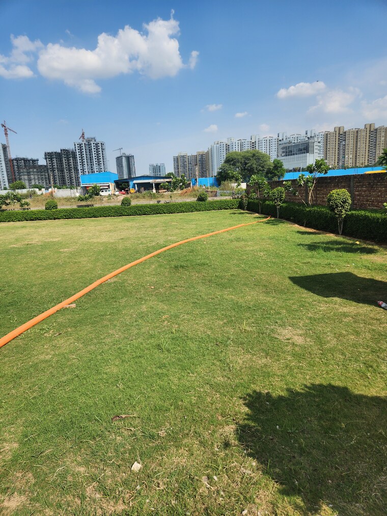 Garden, jms-the-pearl  150 Sq.Yd. Plot In Sector 95 Gurgaon 9223930