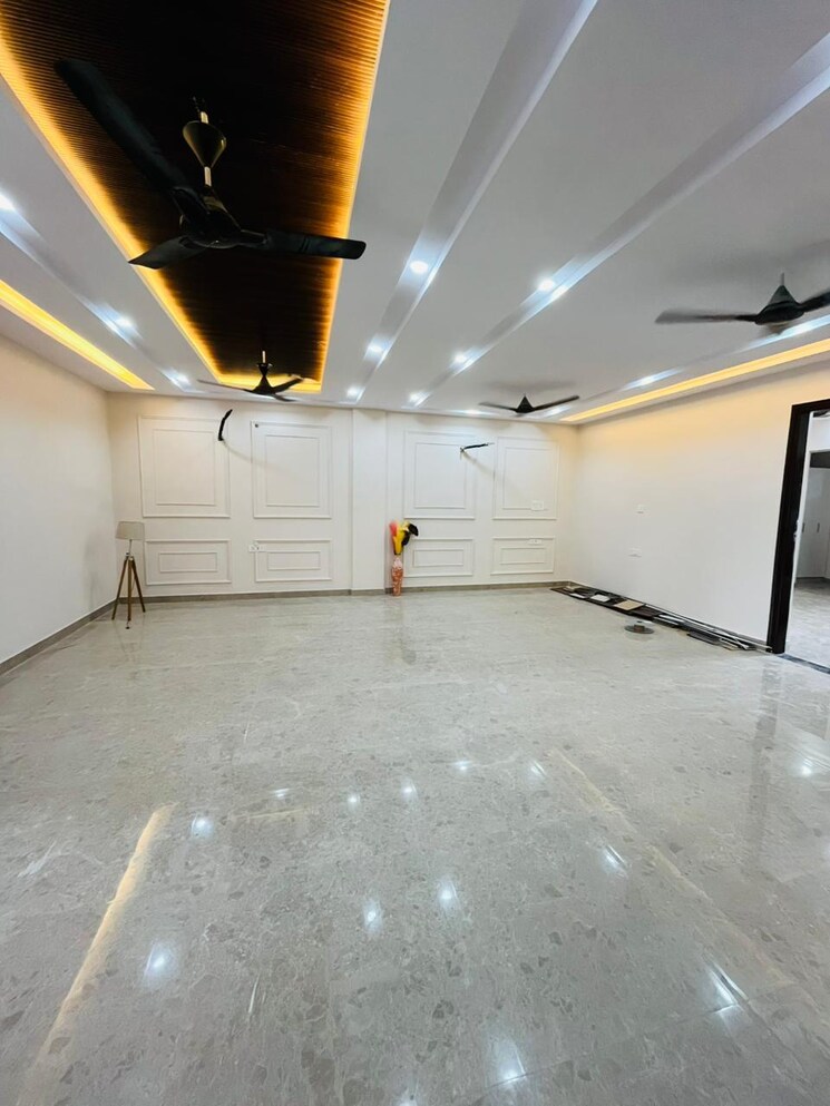 undefined, parklands 4 Bedroom 300 Sq.Yd. Builder Floor In Sector 85 Faridabad 9223978