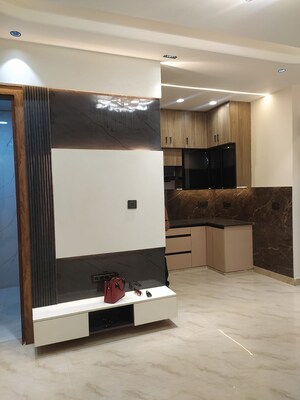 Furnished Amenities in 2 BHK Apartment at Vaishali Sector 5 – for Sale