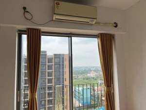 Room in 2 BHK Apartment at Godrej Seven, Joka – for Rent