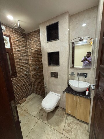 Bathroom in 3 BHK Builder Floor at Sector 17 Dwarka – for Rent