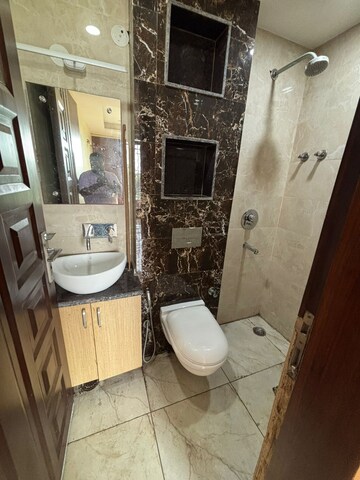 Bathroom in 3 BHK Builder Floor at Sector 17 Dwarka – for Rent