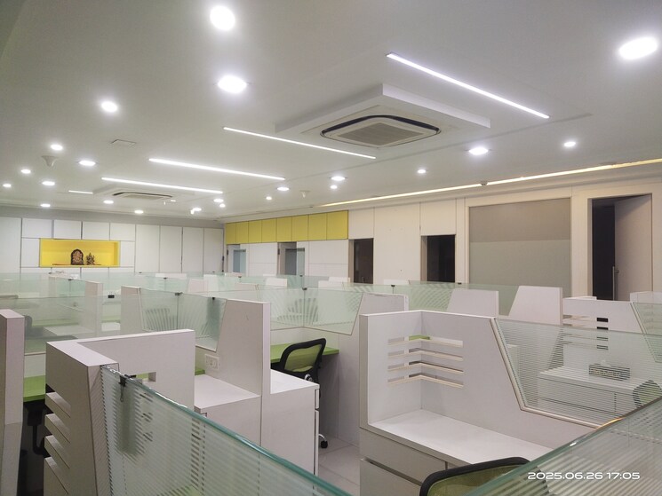 Team Area, 215-atrium Commercial Office Space 2500 Sq.Ft. In Andheri East Mumbai 9224087