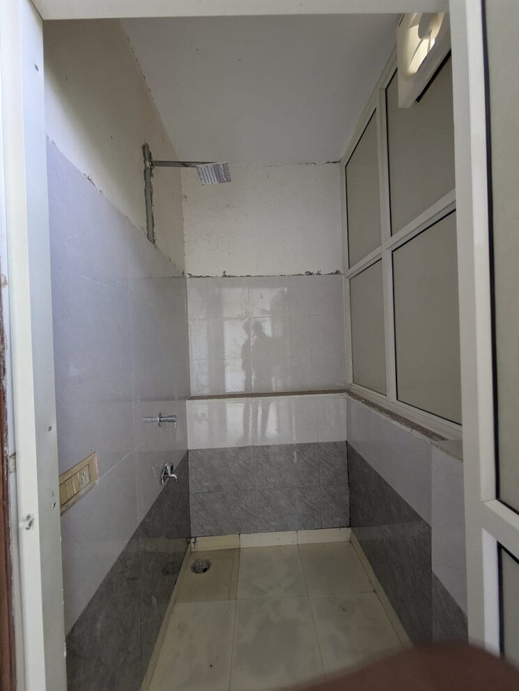 Bathroom, the-estate-floors 2 Bedroom 900 Sq.Ft. Builder Floor In Sector 43 Gurgaon 9224102