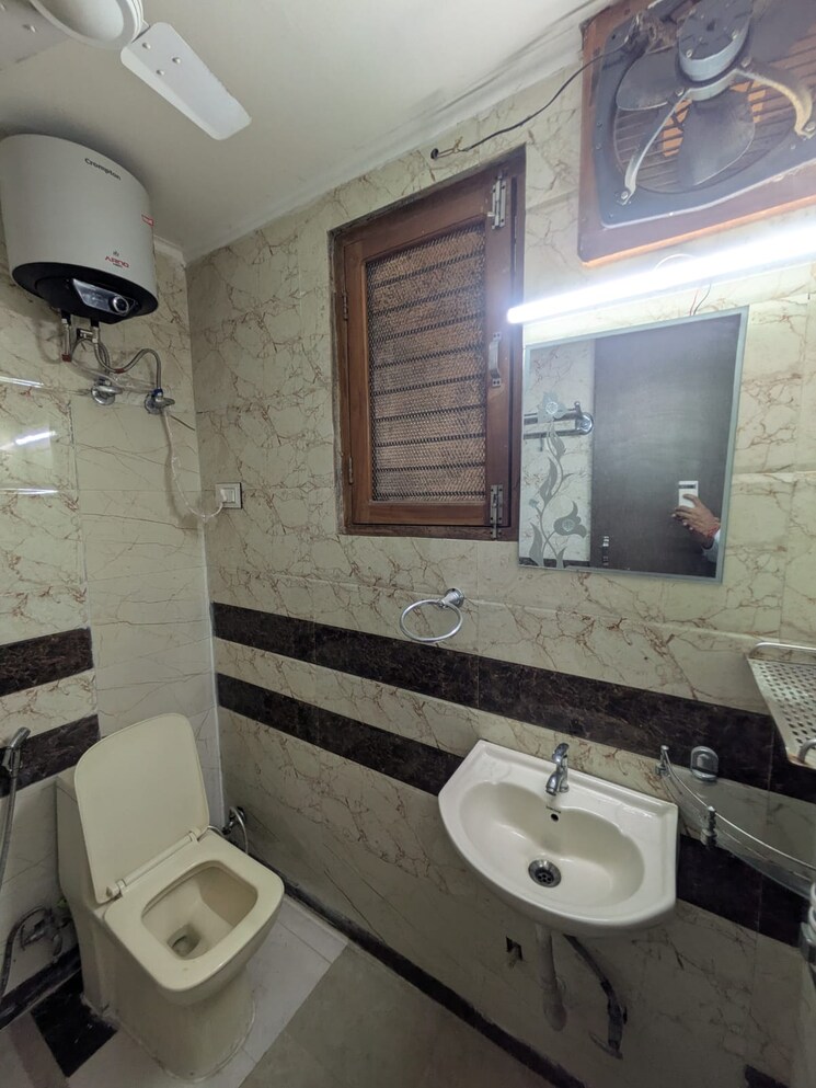 Bathroom, the-estate-floors 2 Bedroom 900 Sq.Ft. Builder Floor In Sector 43 Gurgaon 9224102