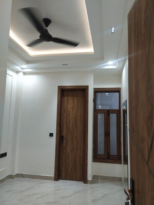 Room in 3 BHK Apartment at Niti Khand I – for Sale