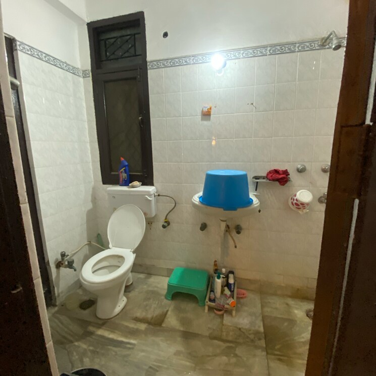 Bathroom, sector 21d 3 Bedroom 1500 Sq.Ft. Apartment In Sector 21d Faridabad 9224197
