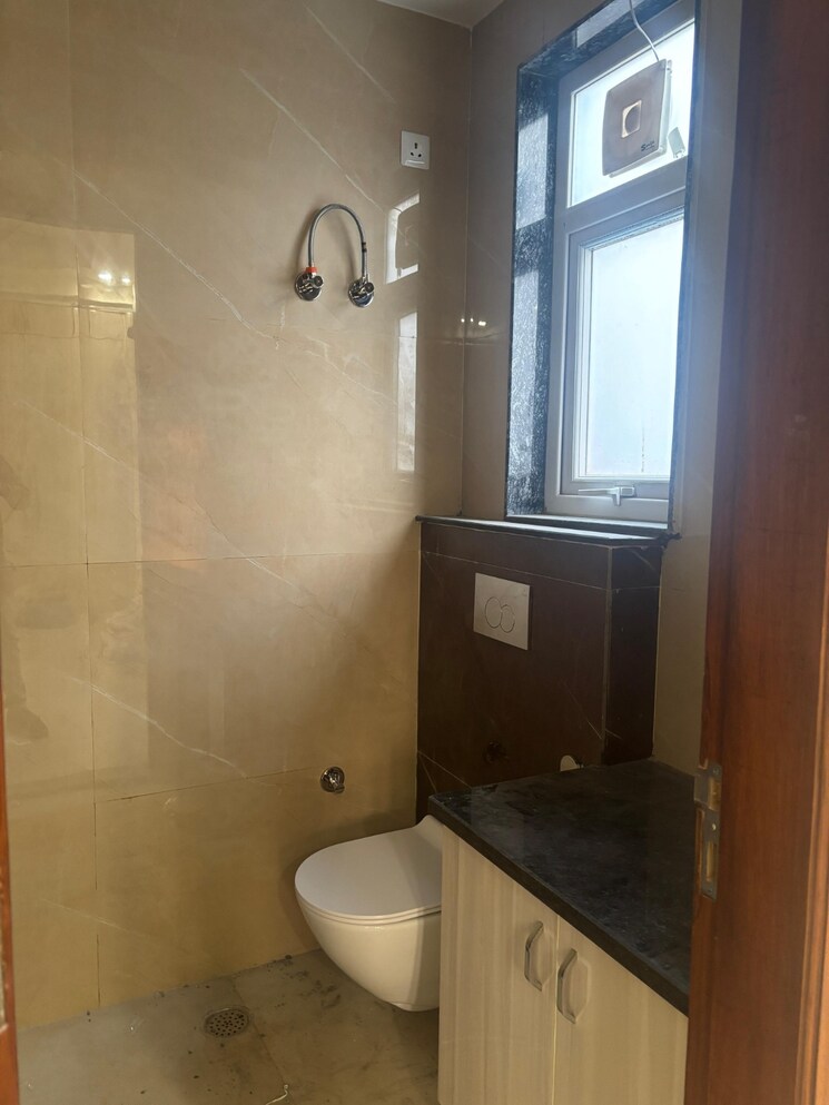 Bathroom, ansal-plaza-sector-23 3 Bedroom 1980 Sq.Ft. Builder Floor In Sector 23 Gurgaon 9224213