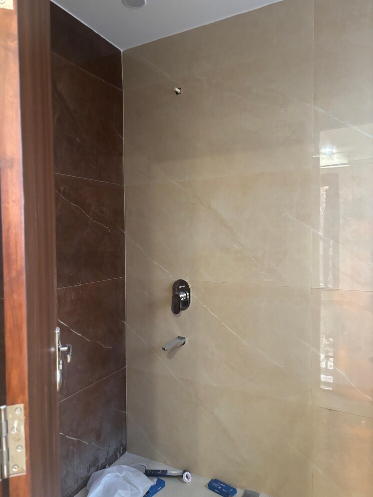 Bathroom, ansal-plaza-sector-23 3 Bedroom 1980 Sq.Ft. Builder Floor In Sector 23 Gurgaon 9224213