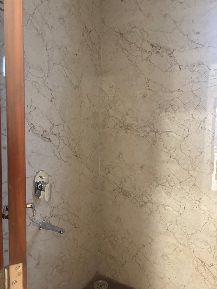 Bathroom, ansal-plaza-sector-23 3 Bedroom 1980 Sq.Ft. Builder Floor In Sector 23 Gurgaon 9224213