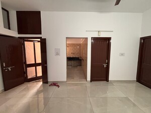 Room in 5 BHK Independent House at Sector 9 Panchkula – for Rent