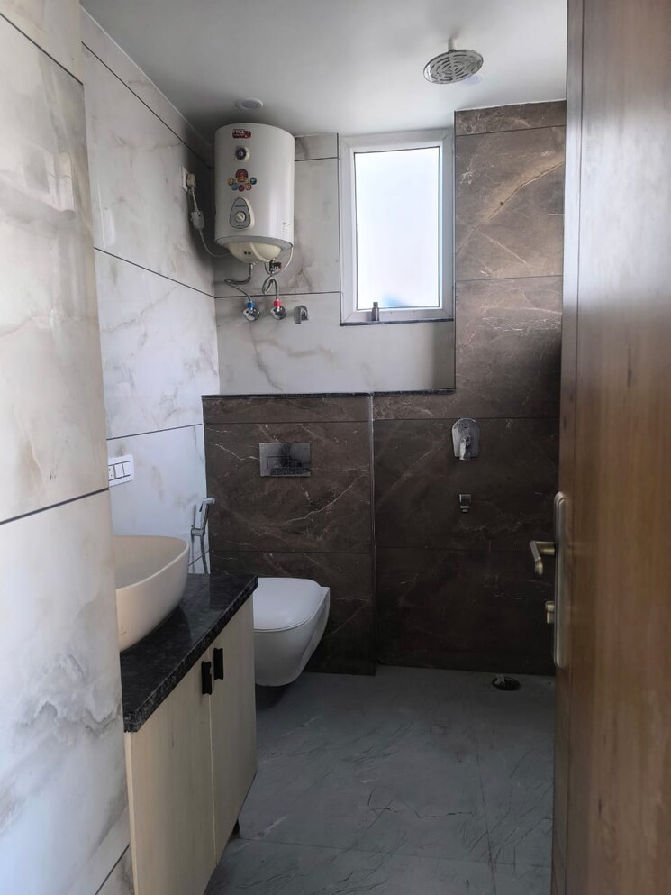 Attached Bathroom, sector 5 dwarka 4 Bedroom 3200 Sq.Ft. Apartment In Sector 5 Dwarka Delhi 9224220