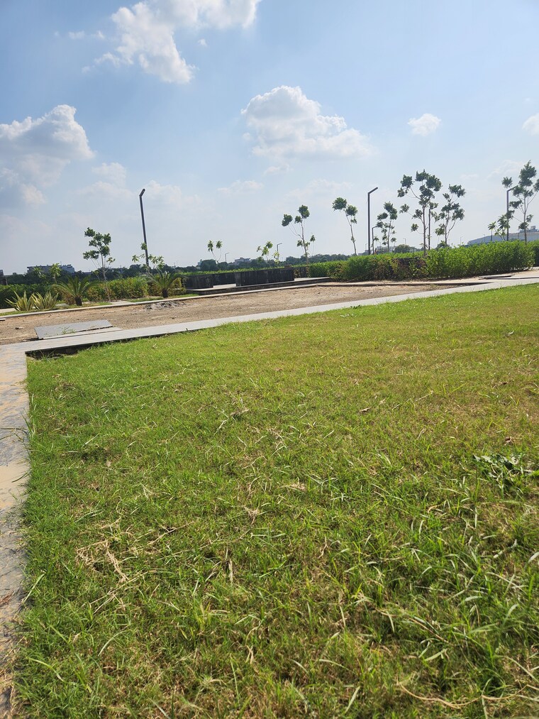 Garden, jms-the-pearl  125 Sq.Yd. Plot In Sector 95 Gurgaon 9224215