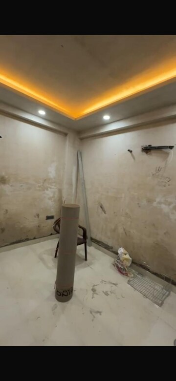 Furnished Amenities in 4 BHK Independent House at Chattarpur – for Sale