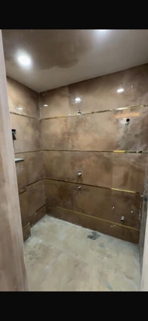 Furnished Amenities in 4 BHK Independent House at Chattarpur – for Sale