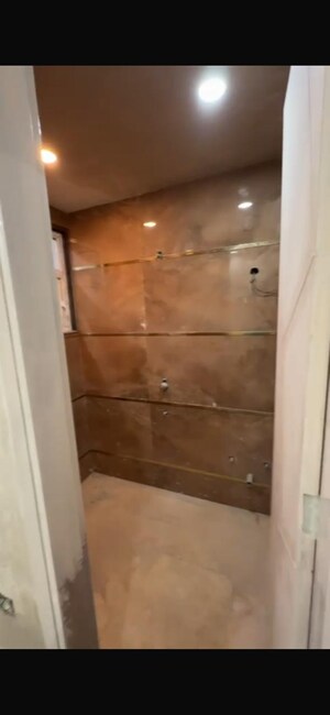 Furnished Amenities in 4 BHK Independent House at Chattarpur – for Sale