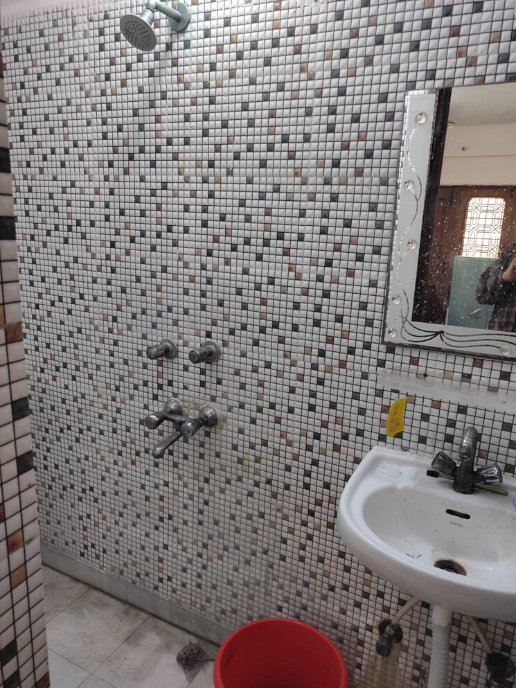 Bathroom, rwa-apartments-sector-39 Studio 350 Sq.Ft. Villa In Sector 39 Noida 9224265