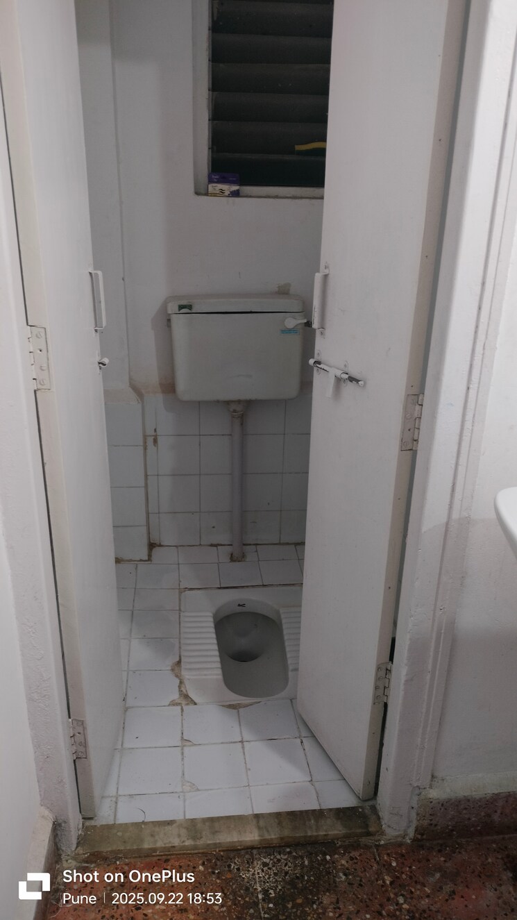 Bathroom, mittal-society 1 Bedroom 650 Sq.Ft. Apartment In Pratik Nagar Pune 9224289