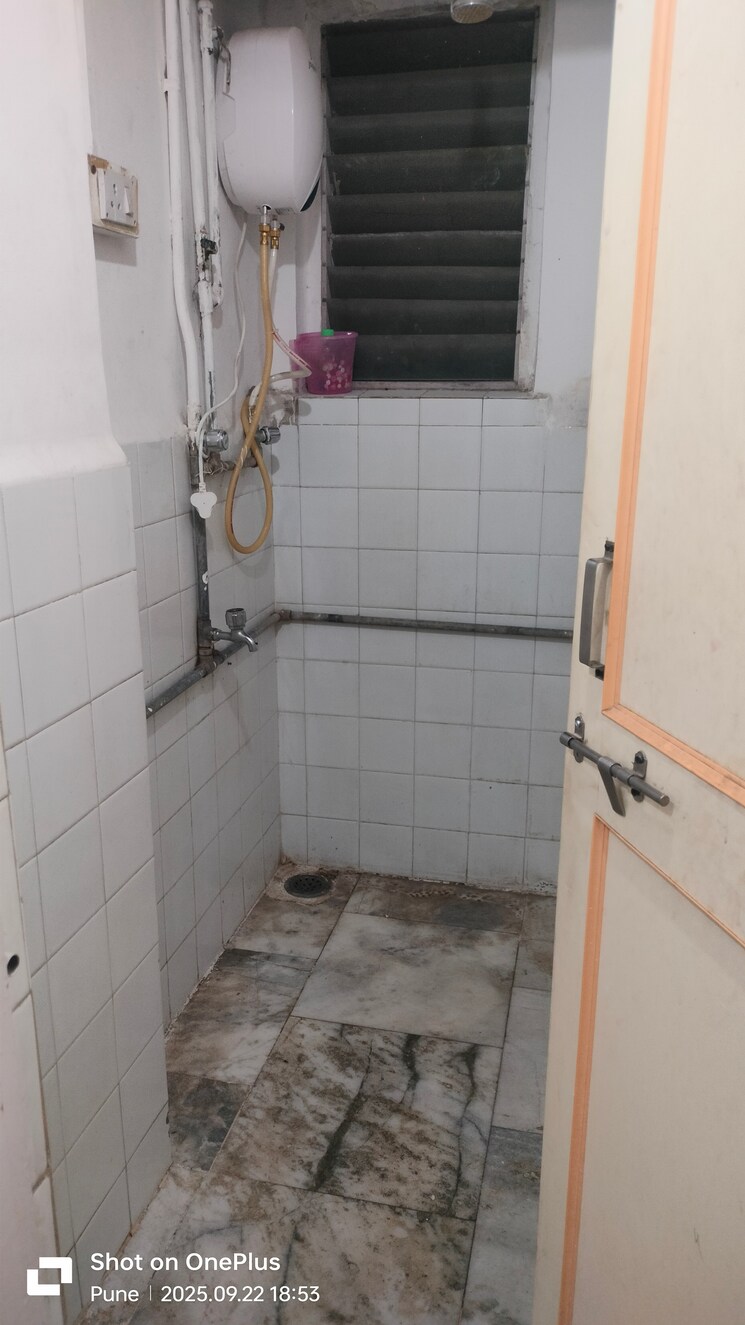 Bathroom, mittal-society 1 Bedroom 650 Sq.Ft. Apartment In Pratik Nagar Pune 9224289