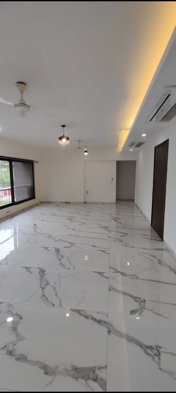 4 BHK Apartment For Rent in Khar West
