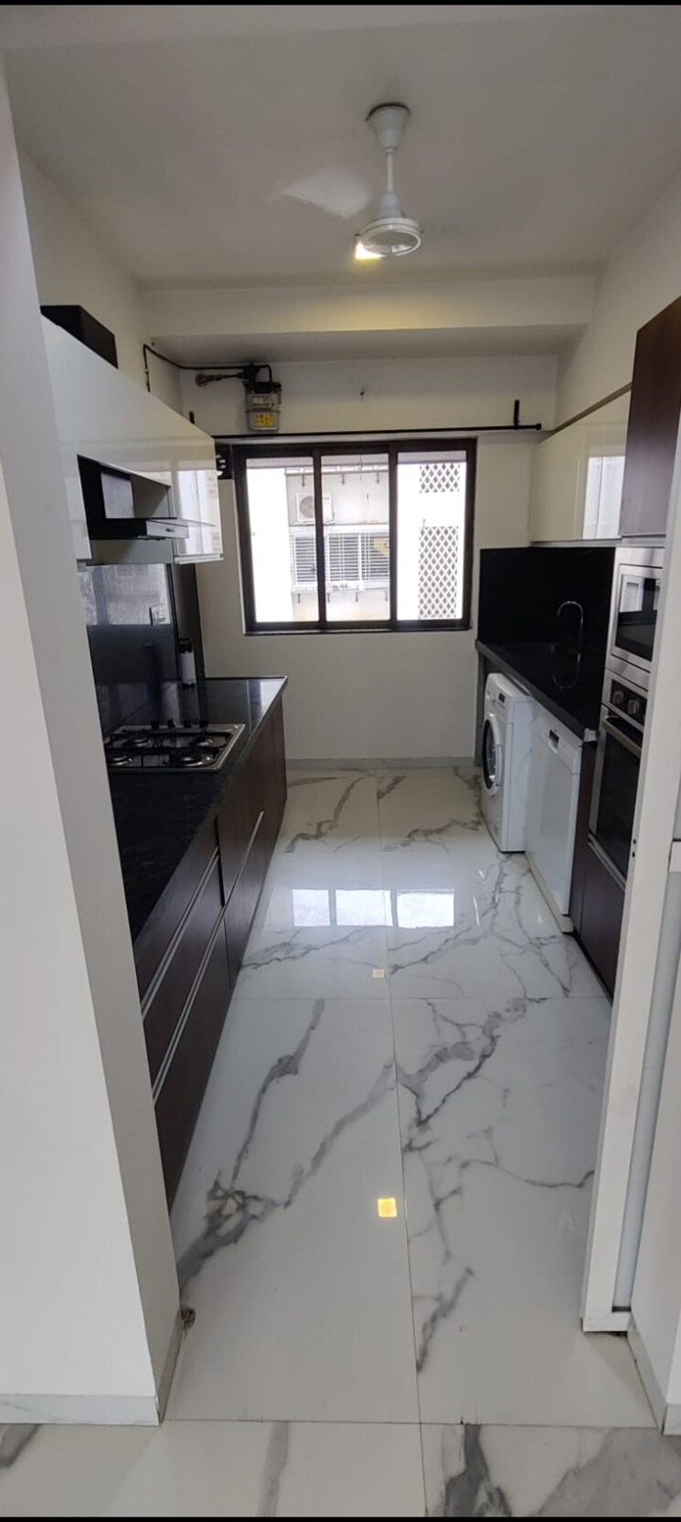 Kitchen, khar west 4 Bedroom 2200 Sq.Ft. Apartment In Khar West Mumbai 9224299