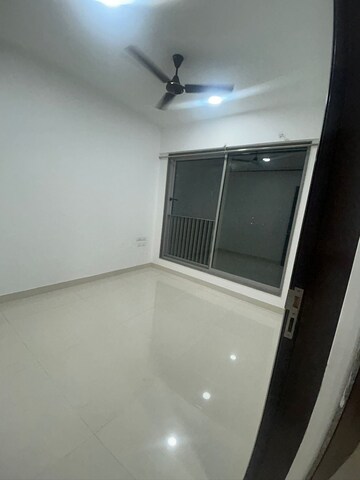 Furnished Amenities in 2 BHK Apartment at Satellite Tower, Goregaon East – for Rent