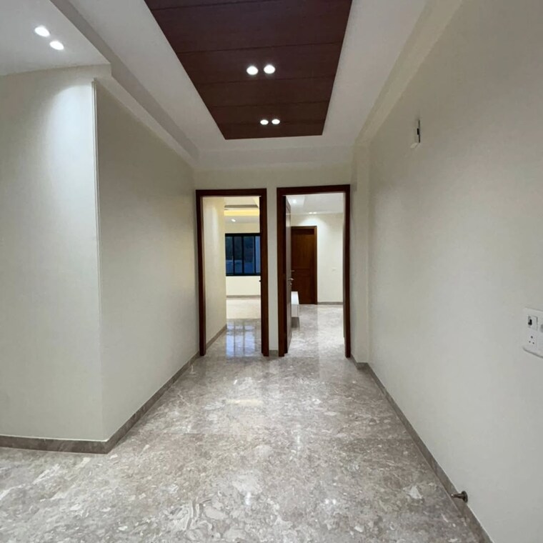 Room, shakti nagar 3 Bedroom 140 Sq.Yd. Builder Floor In Shakti Nagar Delhi 9224446