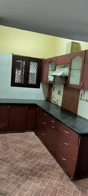 Kitchen in 2.5 BHK Independent House at RWA Apartments Sector 26, Sector 26 – for Rent