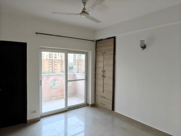 Room in 2 BHK Apartment at Jm Orchid, Sector 76 – for Rent