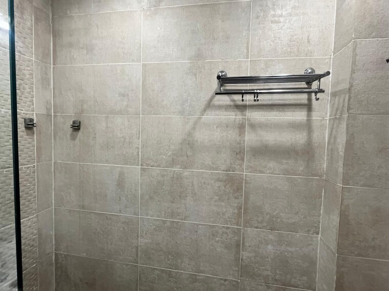 Bathroom, dlf-city-phase-v 1 Bedroom 700 Sq.Ft. Builder Floor In Dlf Phase V Gurgaon 9224458