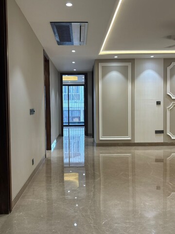 Building Lobby in 3 BHK Builder Floor at Green Park – for Rent