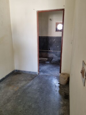 Room in 6 BHK Independent House at RWA Apartments Sector 15, Sector 15 – for Rent