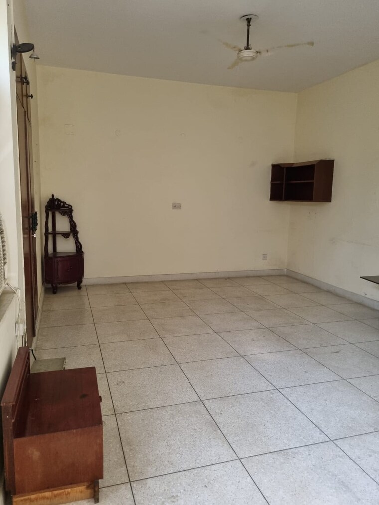 Bathroom, rwa-apartments-sector-15 6 Bedroom 200 Sq.Mt. Independent House In Sector 15 Noida 9224461