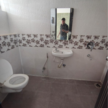 Bathroom in 2.5 BHK Apartment at Ida Scheme No 140 – for Rent