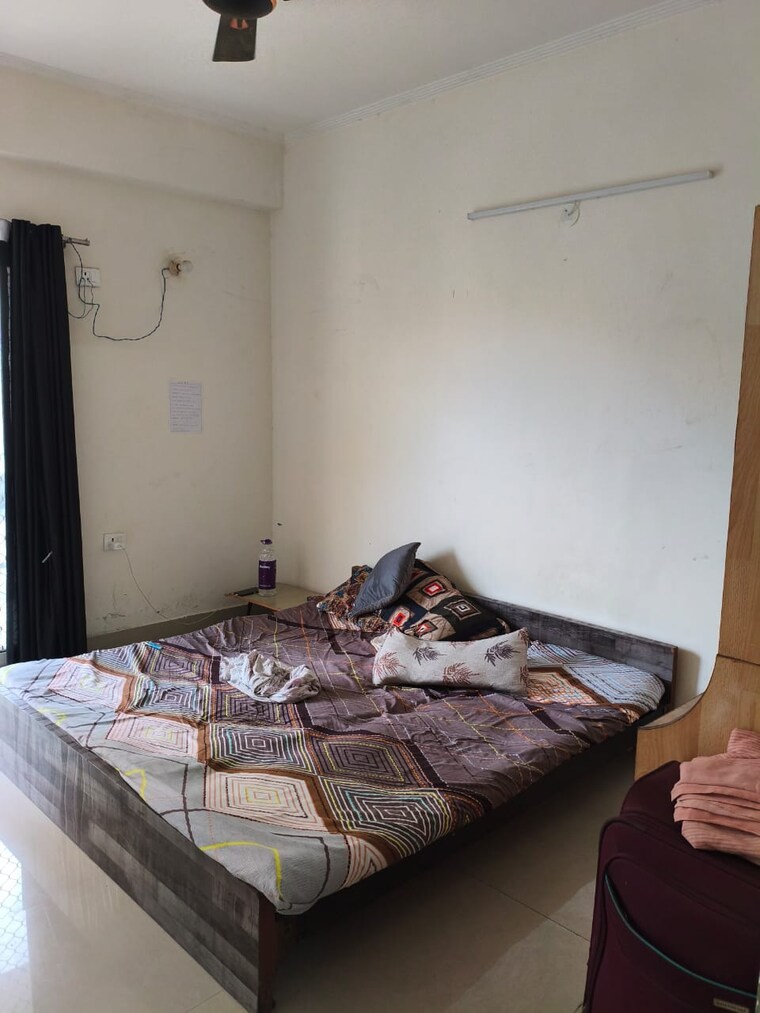 Bedroom, amrapali-crystal-homes 3 Bedroom 1375 Sq.Ft. Apartment In Sector 76 Noida 9224480