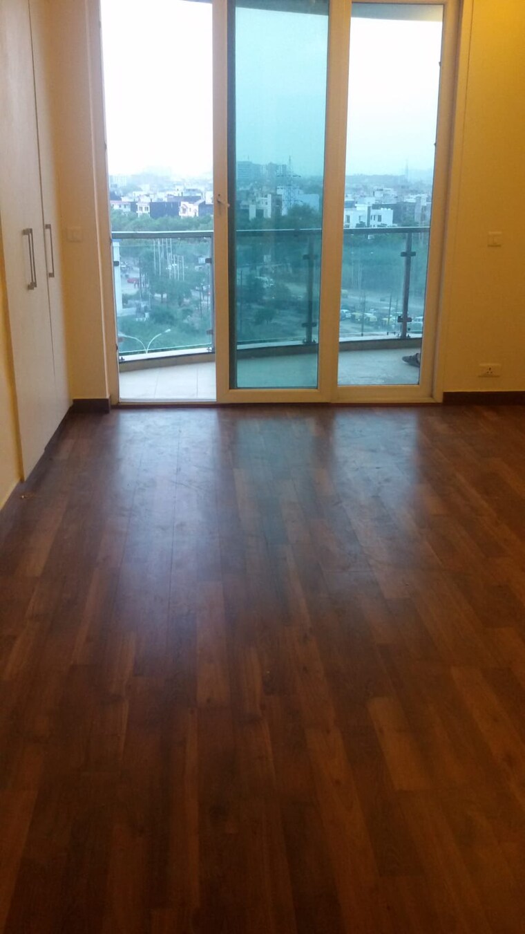 Room, amrapali-crystal-homes 3 Bedroom 1375 Sq.Ft. Apartment In Sector 76 Noida 9224480