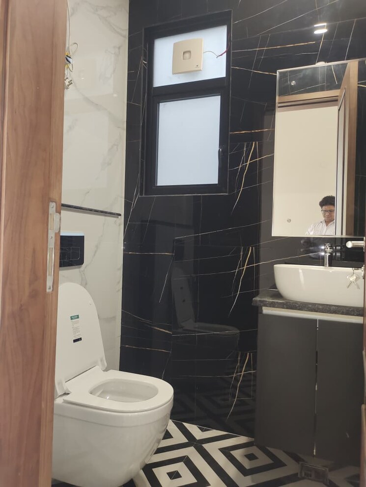 Bathroom, greater kailash i 3 Bedroom 2000 Sq.Ft. Builder Floor In Greater Kailash I Delhi 9224485