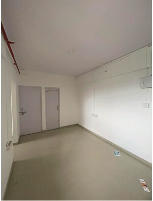 Room in 1.5 BHK Apartment at Runwal Garden City, Balkum Pada – for Rent