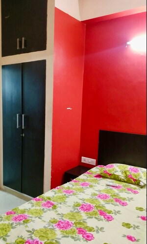 Furnished Amenities in Studio Apartment at White Town House, Dlf City Phase 3 – for Rent