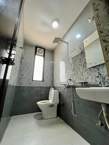 Bathroom in 1 BHK Apartment at White Town House, Dlf City Phase 3 – for Rent