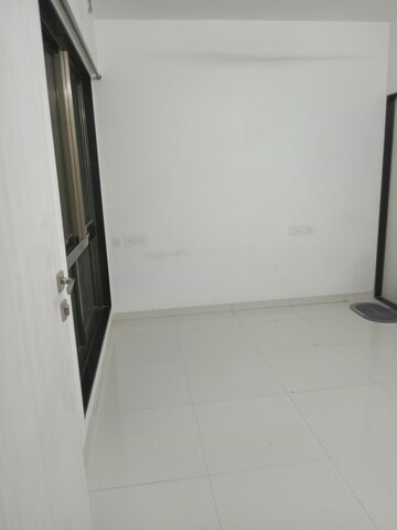 Furnished Amenities in 1 BHK Apartment at Chandak Next, Borivali East – for Rent