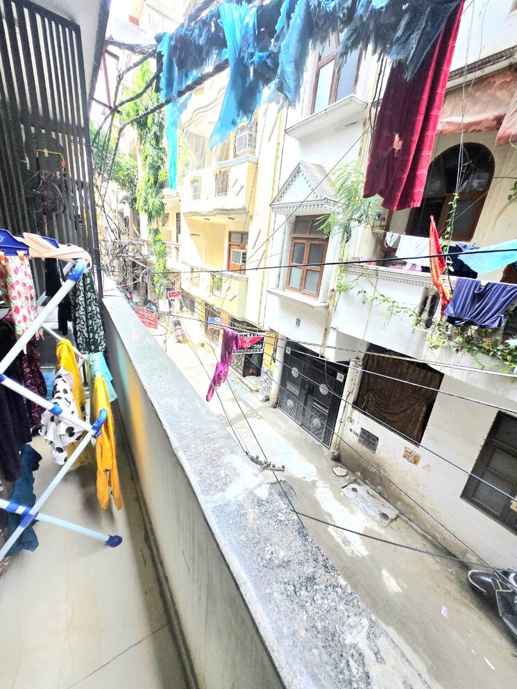 Team Area, chattarpur 3 Bedroom 1100 Sq.Ft. Builder Floor In Chattarpur Delhi 9224605