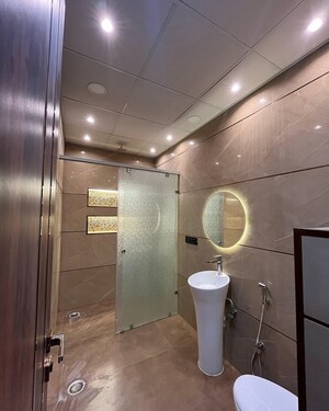 Bathroom in 5 BHK Villa at Civil Lines – for Sale