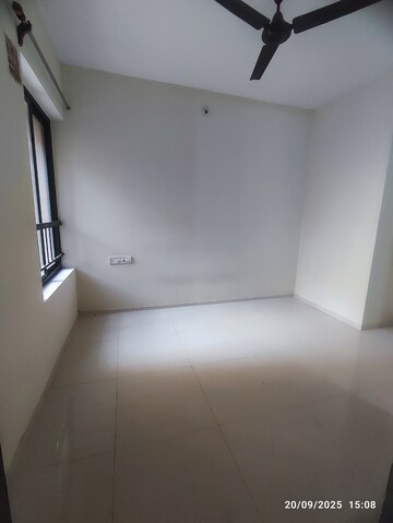 Room in 2 BHK Apartment at Rustomjee Virar Avenue L1 L2 And L4 Wing E And F, Virar West – for Rent