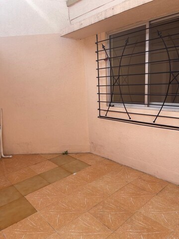 Room in 2 BHK Apartment at Spring Glory Co-Operative Society, Kharadi – for Rent