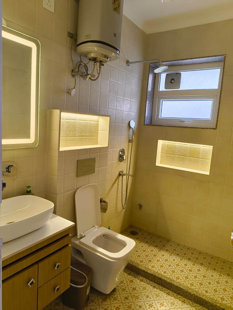 Attached Bathroom, geetanjali enclave 4 Bedroom 500 Sq.Yd. Builder Floor In Geetanjali Enclave Delhi 9224617